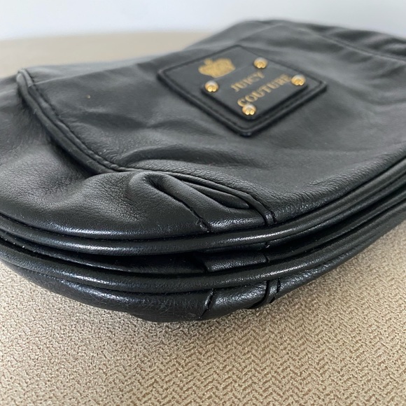 ♥ Preloved ♥Juicy Couture Vintage Black Leather Crossbag - Picture 8 of 9
